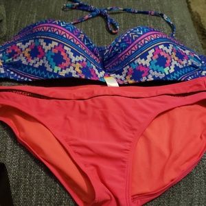 Bikini Top is Xl 15-17  bottoms are Large 11-13